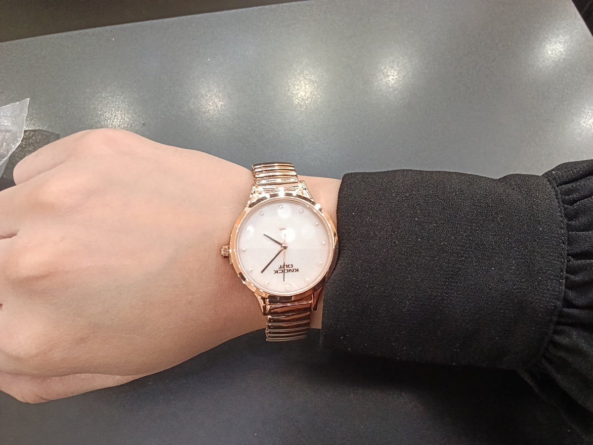 Reloj knock out