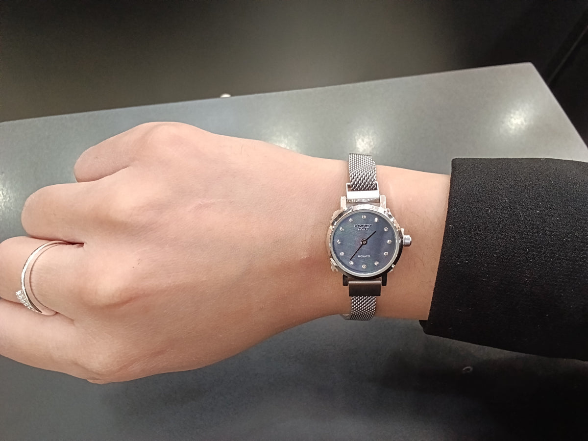 Reloj knock out