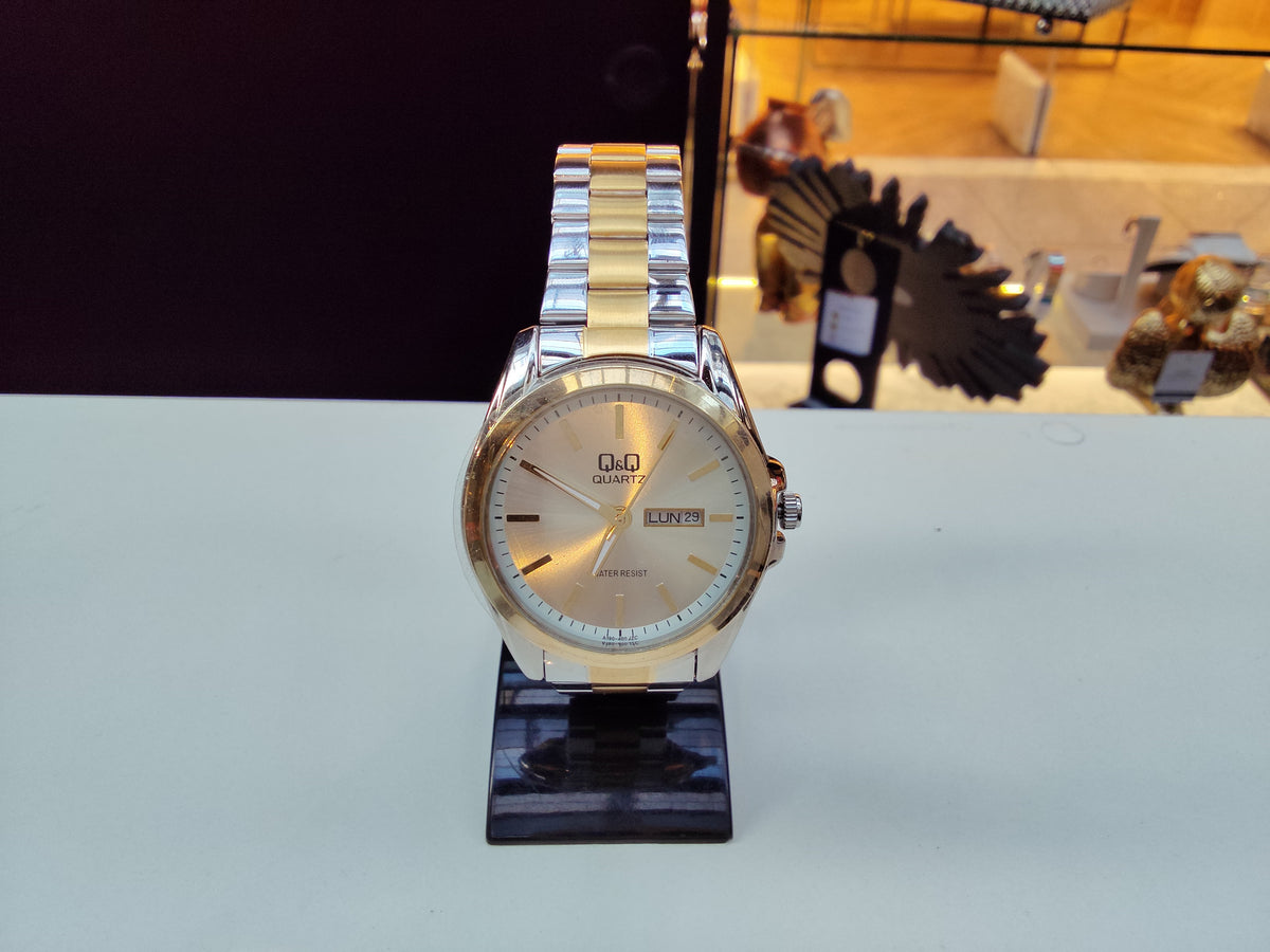 Reloj Q&Q Plateado con Dorado