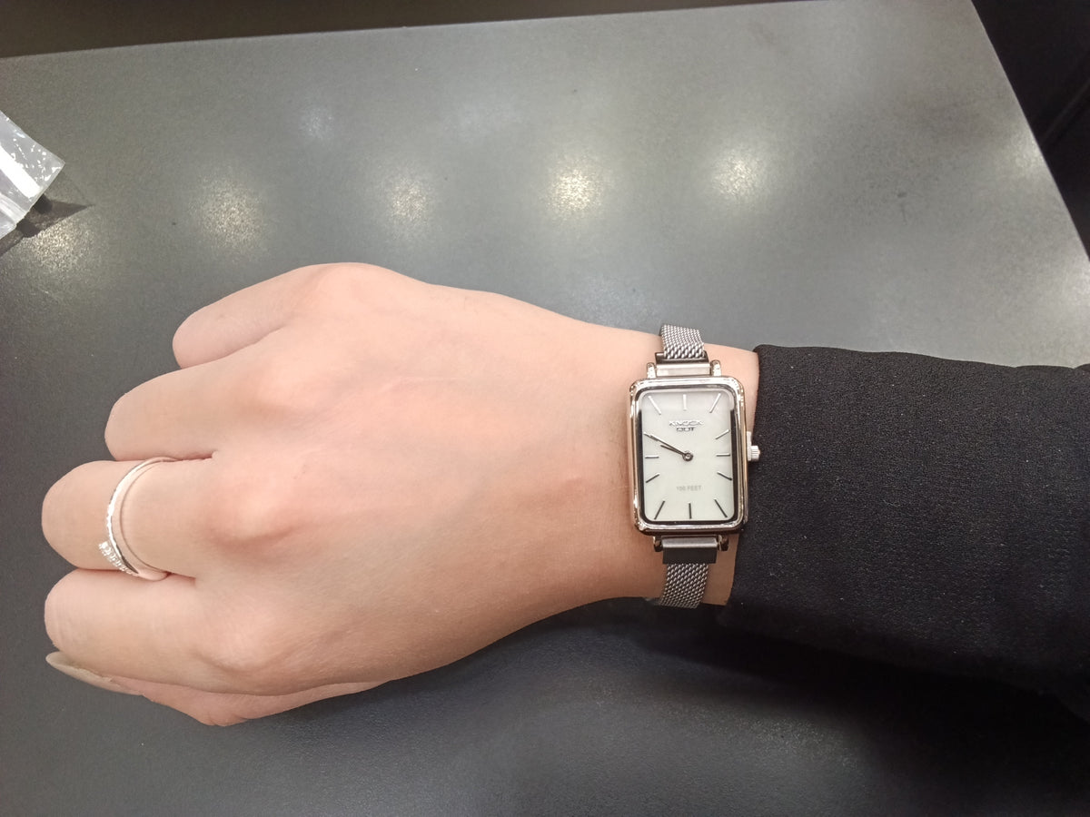 Reloj knock out