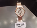 Reloj knock out dorado